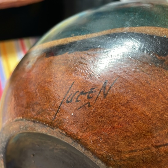 Vase…..Peruvian Pottery. - Picture 3 of 3